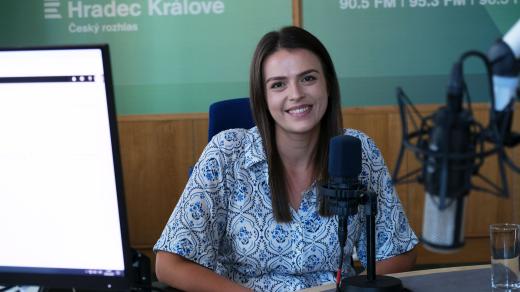 Marie Donajová ve studiu Českého rozhlasu Hradec Králové