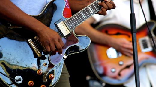 Kytarista (ilustrační foto)