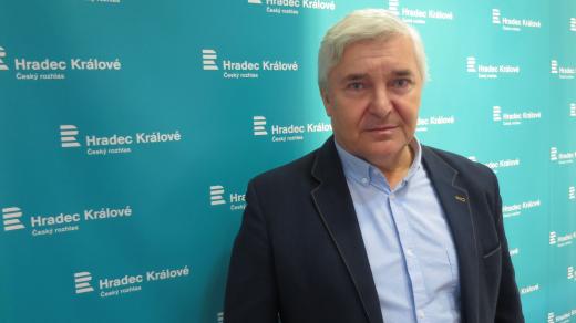 Ing. Miroslav Uchytil ve studiu Českého rozhlasu Hradec Králové