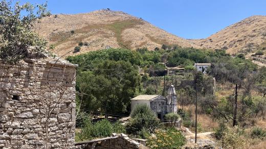 Vesnice ve vnitrozemí Korfu