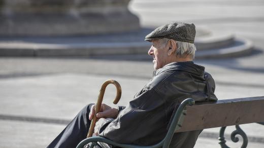 Senior (ilustrační foto)