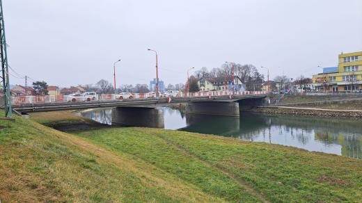 Uherské Hradiště, oprava mostu Jana Antonína Bati přes řeku Moravu, únor 2025