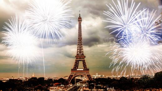 Ohňostroj v Paříži
