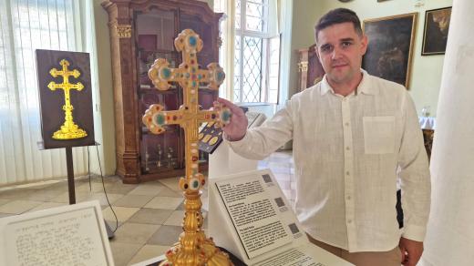Haptický model Závišova kříže v klášteře ve Vyšším Brodě a jeho autor Jaroslav Svoboda