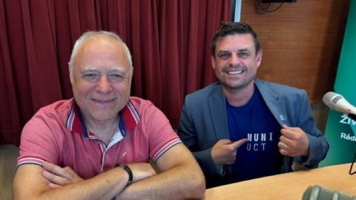 Umělecký vedoucí Music Academy Telč Vladimír Bukáč a ředitel Univerzitního centra Telč Jaroslav Makovec