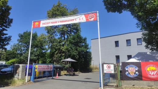 Na olomouckém atletickém stadionu je vše připraveno k zahájení závodů Světového poháru v paraatletice žen
