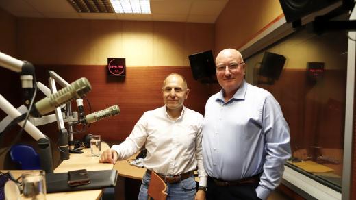 Jednatel hokejové Dukly Jihlava Bedřich Ščerban a nový majitel Slavomír Pavlíček