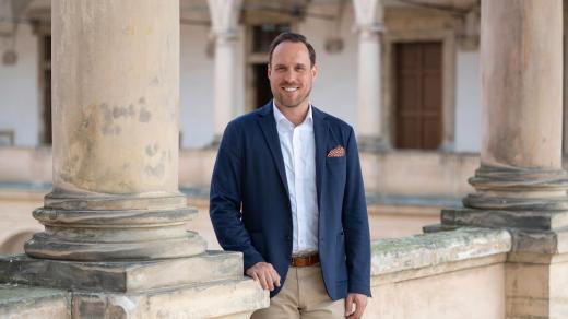 Hostem Vizitky Marek Šulc, umělecký ředitel Smetanovy Litomyšle. Moderuje Daniel Jäger