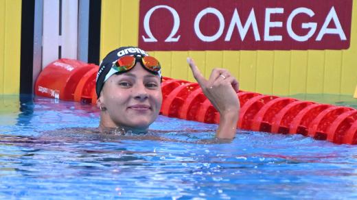 Plavkyně Barbora Seemanová se raduje z postupu do finále mistrovství světa (archivní foto)