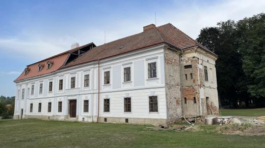 Zámek v Uhřících