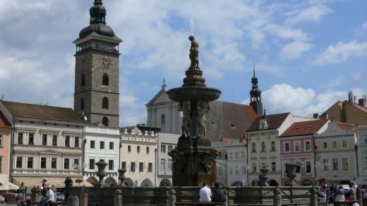 České Budějovice: náměstí Přemysla Otakara II., Samsonova kašna a Černá věž