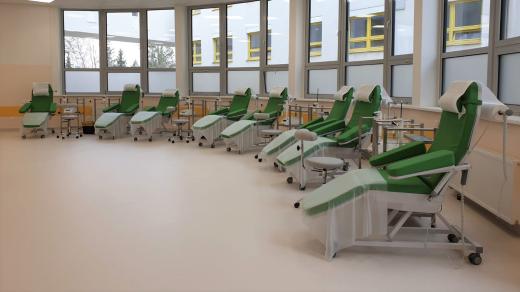 Nemocnice v Českých Budějovicích otevřela nový pavilon T. Vznikl na míru stanici dárců krve a lůžkové části rehabilitačního oddělení. Na snímku odběrový sál transfúzního oddělení