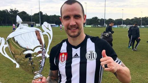 Jiří Kladrubský s pohárem pro vítěze Medulin Cupu v Chorvatsku