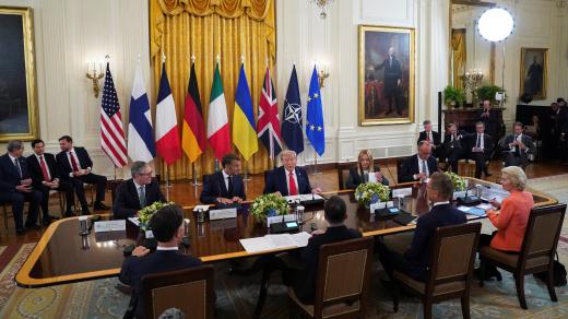 Pondělní setkání lídrů k debatám o konci války na Ukrajině v Bílém domě (18. srpna 2025)