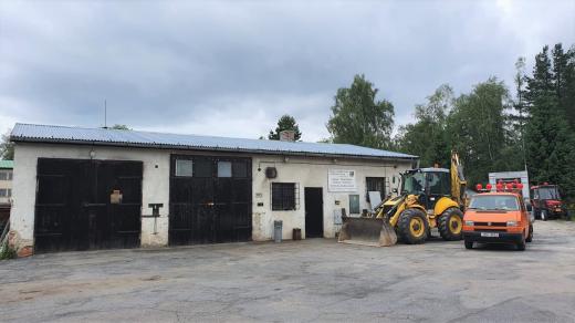 Silničáři opustí svou současnou základnu v centru Volar a přesunou se na odlehlejší místo