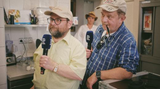 Martin Franc a Petr Čtvrtníček pozorně naslouchají