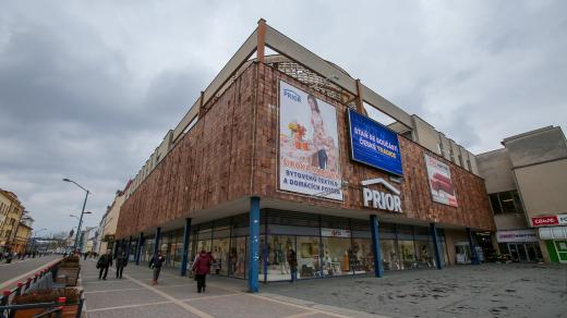 Obchodní dům Prior České Budějovice, brutalismus, socialistická budova, Lannova třída