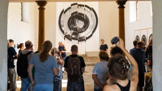 Vernisáž výstavy Jdu prát, máš něco černý? v Andělské Hoře