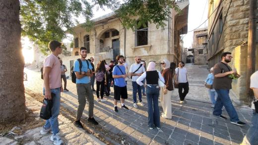 Mladí Aleppané se seznamují s historickým centrem vlastního města, které bylo roky nepřístupné kvůli bojům