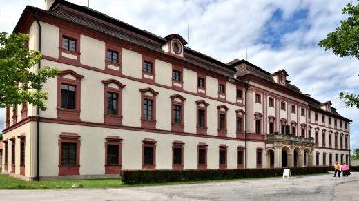 Lovecký zámek Ohrada u Hluboké nad Vltavou, sídlo Národního zemědělského muzea