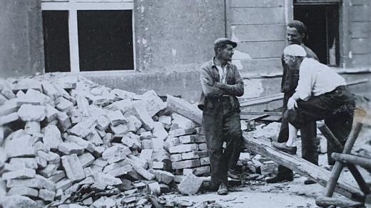 Srpnový nálet, ulice Teplého