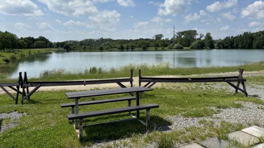 Rozloha oblíbeného koupaliště Jadran je 7,2 hektaru