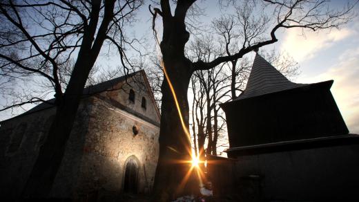 František Václavík se zasadil o záchranu kostela Sv. Kumhuty v obci Polom