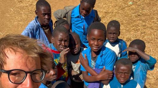 Projekt Stavíme školu v Zambii dává místní komunitě práci a taky vyhlídku lepšího vzdělání a následného živobytí