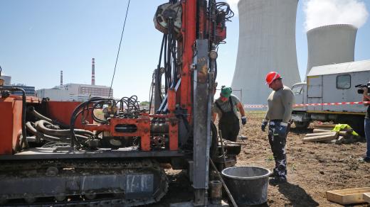 Geotechnický průzkum pozemků, kde budou stát nové bloky Jaderné elektrárny Dukovany