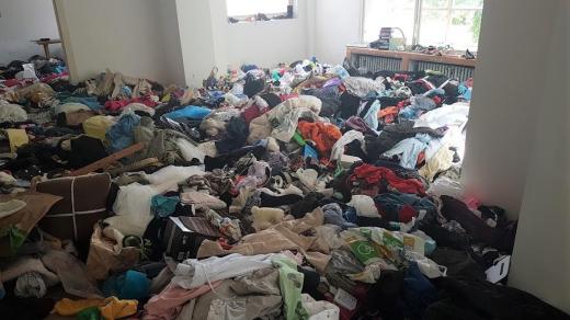 Nepořádek v historické Kralově vile v Prachaticích objevila a nafotila místní opoziční zastupitelka