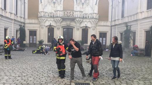 Hasiči, policisté a zdravotní záchranáři nacvičovali zásah po simulovaném výbuchu na zámku Hluboká