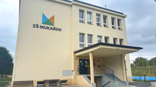 V nejstarší budově základní školy v Mukařově probíhají opravy