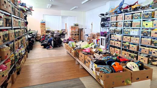 Sklad dětských věcí pro pěstouny v Českých Budějovicích