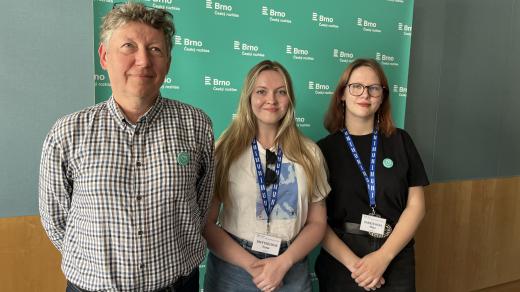 Studenti z Letní školy slovanských (bohemistických) studií – Wojciech, Yana a Maja