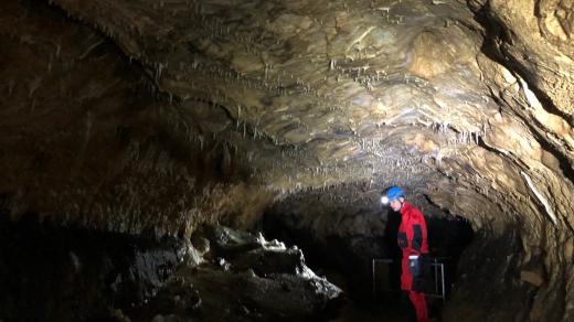 „Máme všechno připravené po technické stránce, ale čekáme na rozhodnutí Správy CHKO Moravský kras a také Báňského úřadu. Ve chvíli, kdy od nich budeme mít pravomocná rozhodnutí, tak můžeme začít vodit první turisty,“ vysvětluje mluvčí správy jeskyní Pavel