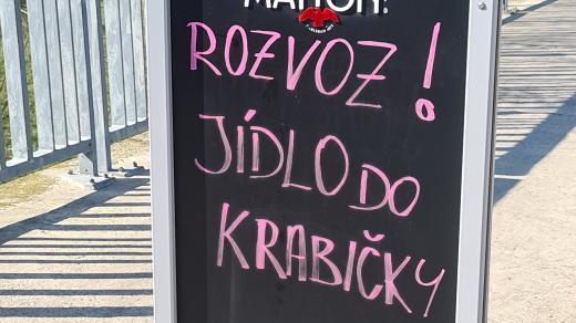 Restaurace fungují v omezeném provozu