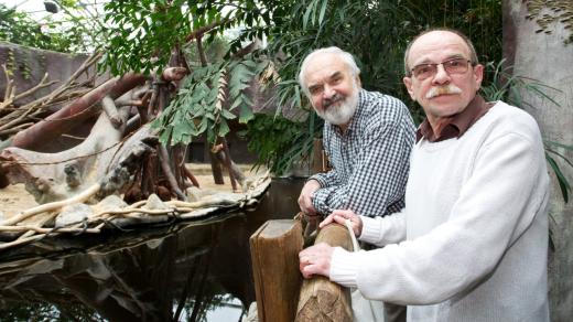 Zdeněk Svěrák a Jaroslav Uhlíř v Zoo Praha pokřtili mládě orangutana sumaterského