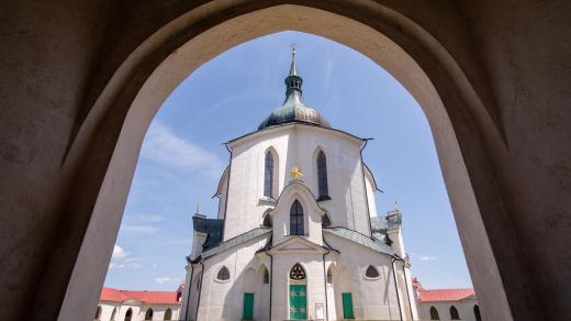Poutní kostel svatého Jana Nepomuckého na Zelené hoře od Jana Blažeje Santiniho zapsaný na seznamu světového kulturního dědictví UNESCO