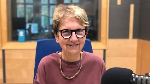 Eva_Pomykalová, středoškolská učitelka matematiky a deskriptivní geometrie, autorka učebnic a členka Jednoty českých matematiků a fyziků.