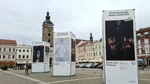 Pozvánka na novou sezónu Jihočeského divadla v Českých Budějovicích