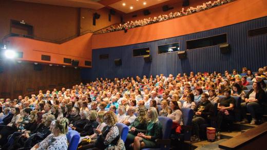 Diváci při premiéře filmu o Gabriele Soukalová zaplnili jablonecké kino Radnice