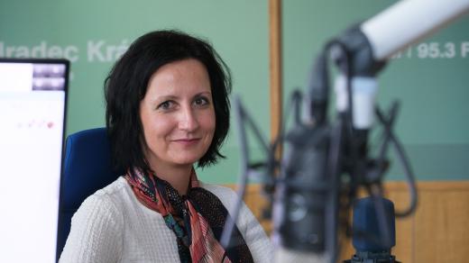Kristýna Červená ve studiu Českého rozhlasu Hradec Králové