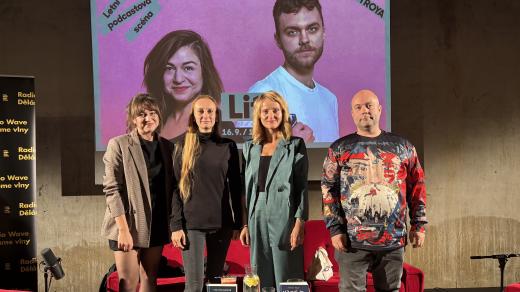 Eva Soukeníková, Petra Klabouchová, Kateřina Surmanová a Tonda Tesař