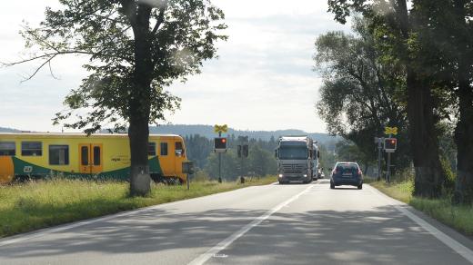 Železniční přejezd u obce Krouna na silnici I/34