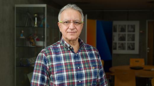 Imran Musa Zangi, oční lékař