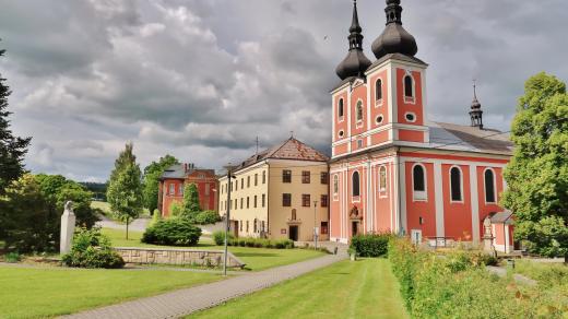 Kostel a klášter Zašová