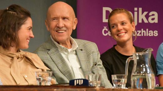 Petr Nárožný a Sandra Černodrinská v Toboganu