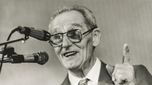 Antonín Sum v roce 1989 jako starosta Junáka