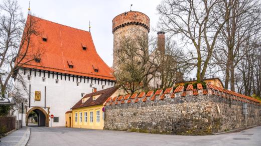 Bechyňská brána a hrad Kotnov v Táboře