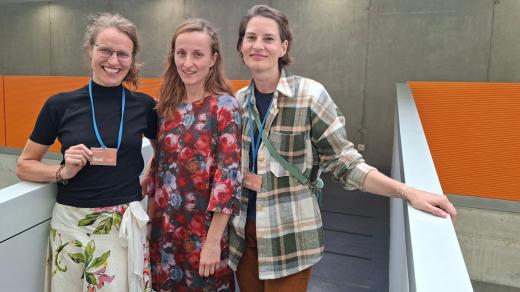 Barbora Látalová, Jazmina Piktorová a Veronika Hladká v ArtCafé